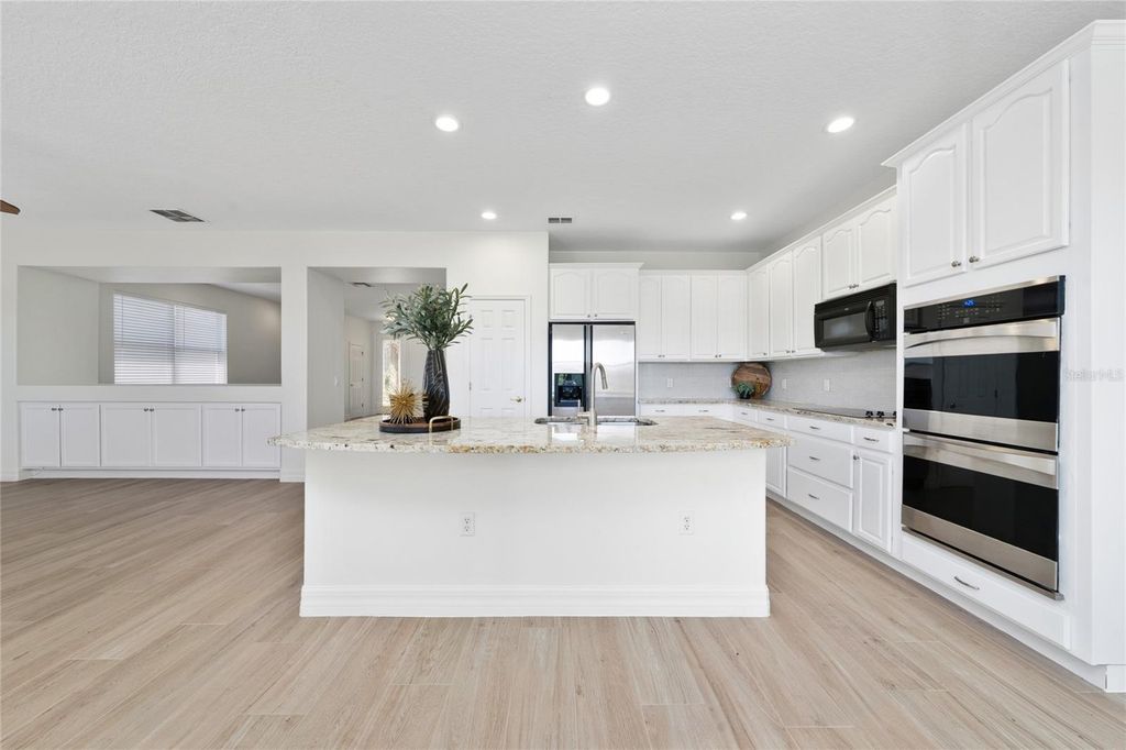 Image 19 of property listing at 9920 CHORLTON CIRCLE, Orlando, FL 32832