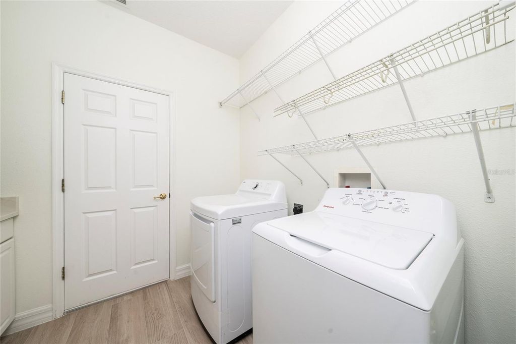 Image 36 of property listing at 9920 CHORLTON CIRCLE, Orlando, FL 32832
