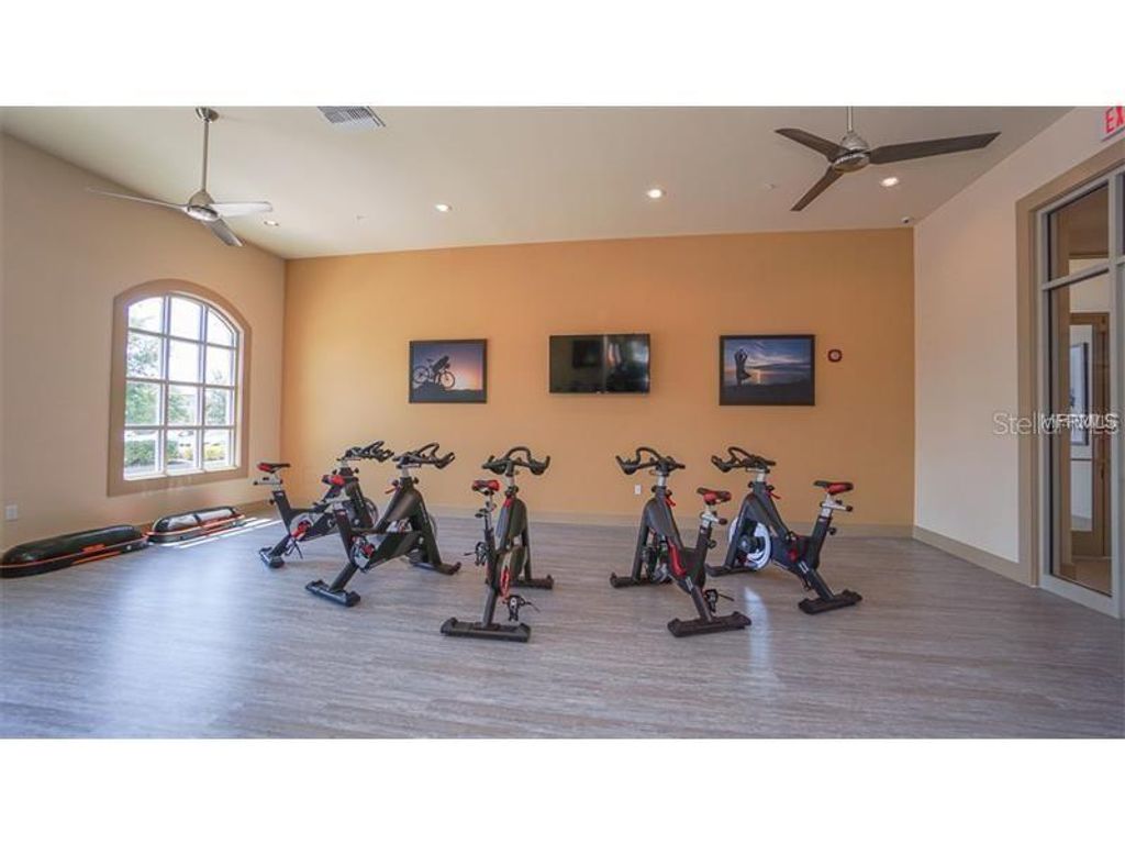 Image 51 of property listing at 9920 CHORLTON CIRCLE, Orlando, FL 32832
