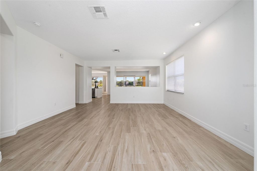 Image 9 of property listing at 9920 CHORLTON CIRCLE, Orlando, FL 32832