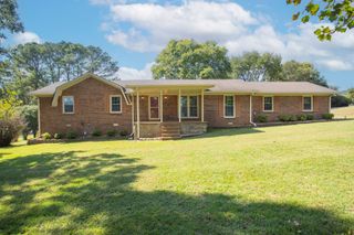 2260 Zion Rd, Columbia, TN 38401