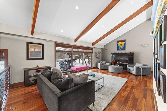 26332 Annesley Road, Beachwood, OH 44122