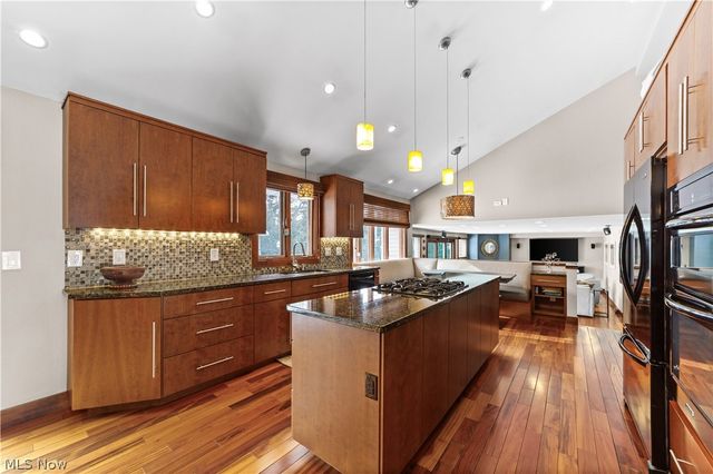 26332 Annesley Road, Beachwood, OH 44122