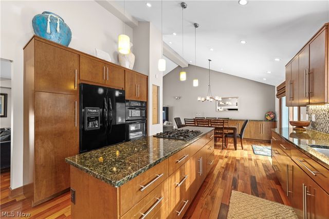 26332 Annesley Road, Beachwood, OH 44122