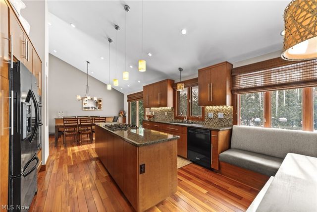 26332 Annesley Road, Beachwood, OH 44122