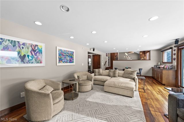 26332 Annesley Road, Beachwood, OH 44122