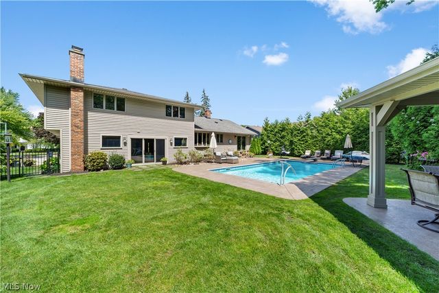 26332 Annesley Road, Beachwood, OH 44122