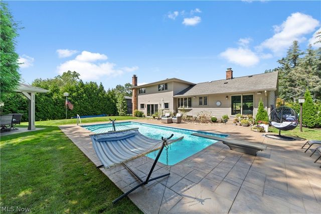 26332 Annesley Road, Beachwood, OH 44122