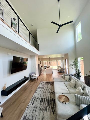2407 Crossman Avenue, Dallas, TX 75212