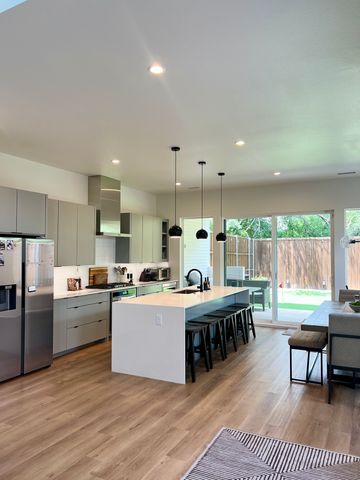 2407 Crossman Avenue, Dallas, TX 75212