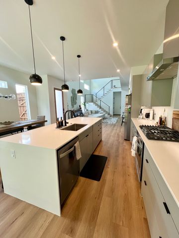 2407 Crossman Avenue, Dallas, TX 75212