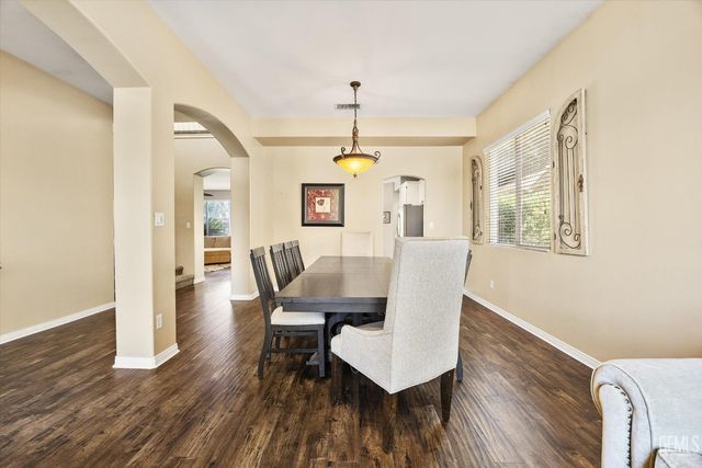 6009 Lakewood Shores Drive, Bakersfield, CA 93312