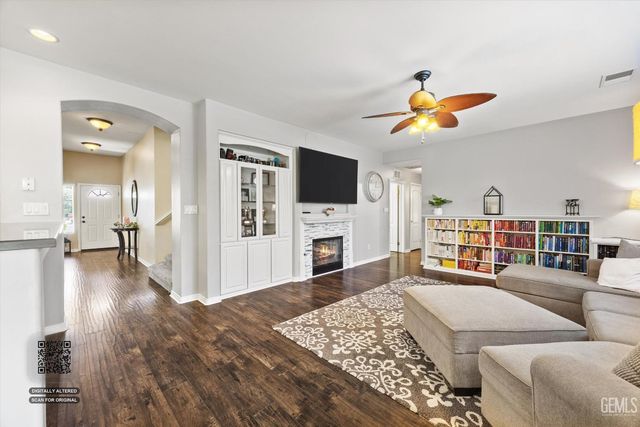 6009 Lakewood Shores Drive, Bakersfield, CA 93312