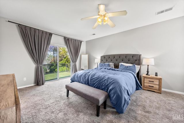 6009 Lakewood Shores Drive, Bakersfield, CA 93312