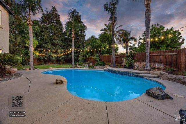 6009 Lakewood Shores Drive, Bakersfield, CA 93312