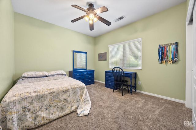 6009 Lakewood Shores Drive, Bakersfield, CA 93312
