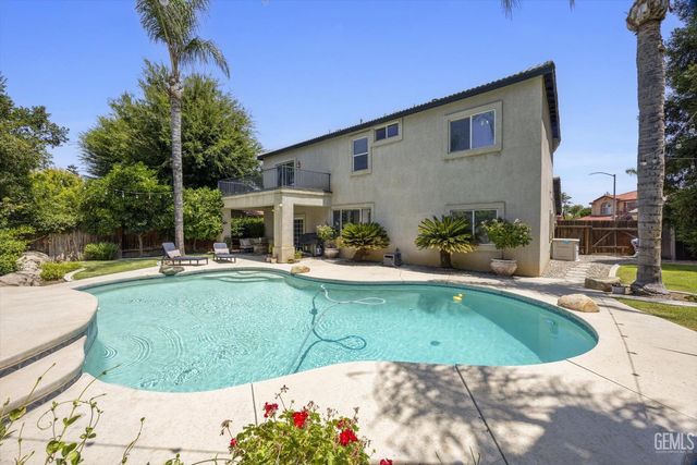 6009 Lakewood Shores Drive, Bakersfield, CA 93312