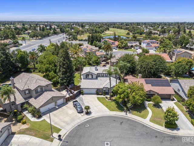 6009 Lakewood Shores Drive, Bakersfield, CA 93312