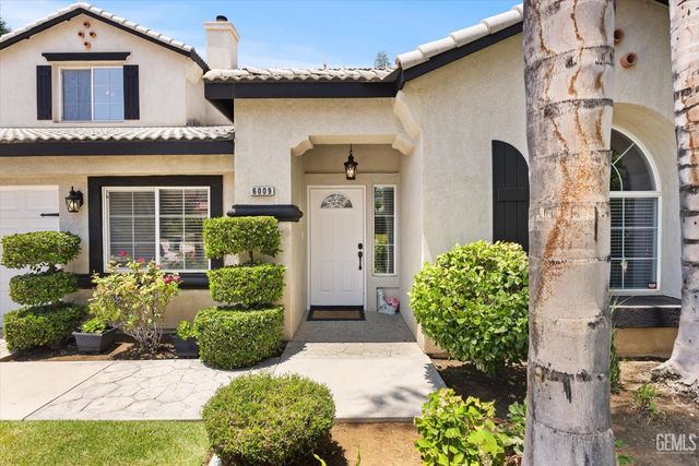 6009 Lakewood Shores Drive, Bakersfield, CA 93312