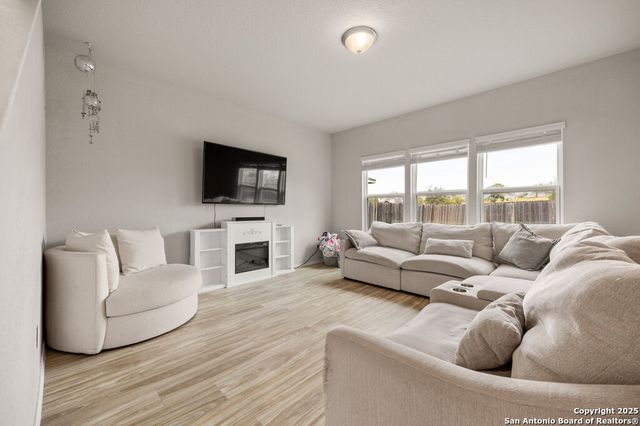 4810 heathers cross, St Hedwig, TX 78152