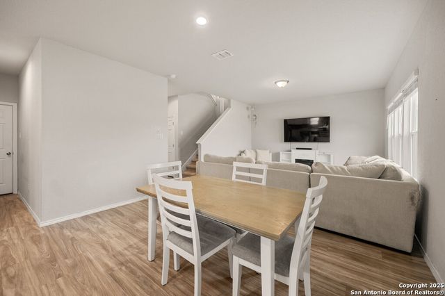 4810 heathers cross, St Hedwig, TX 78152