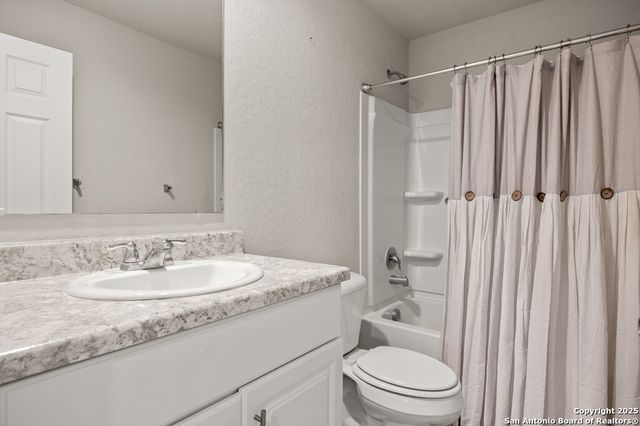 4810 heathers cross, St Hedwig, TX 78152