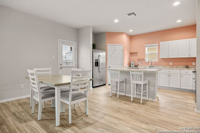 4810 heathers cross, St Hedwig, TX 78152