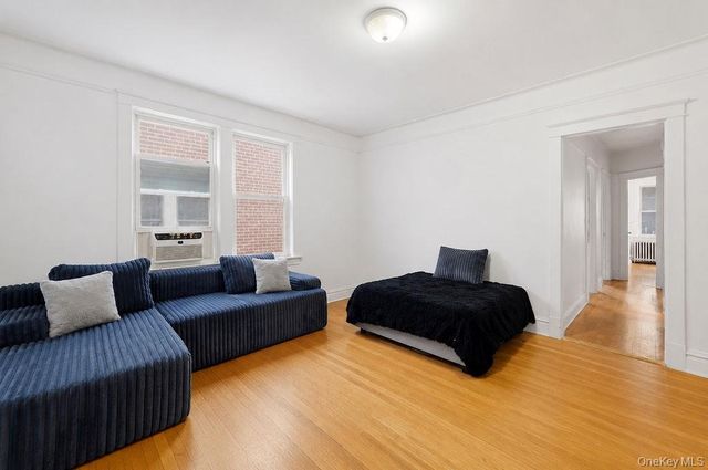 2876 Harrington Avenue, Bronx, NY 10461