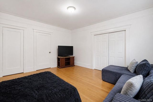 2876 Harrington Avenue, Bronx, NY 10461