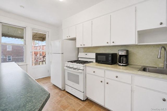 2876 Harrington Avenue, Bronx, NY 10461