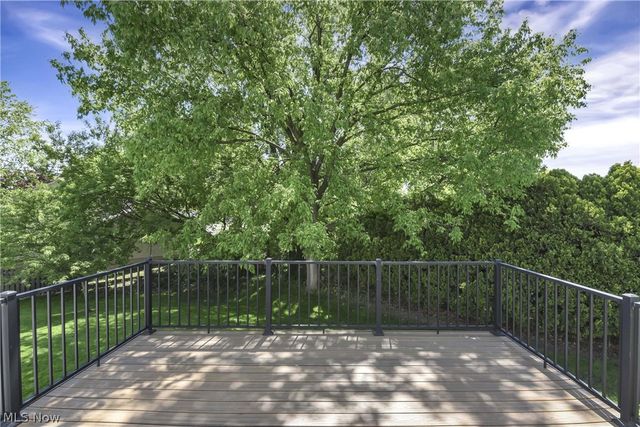 24 Nantucket Row, Rocky River, OH 44116