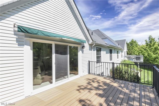 24 Nantucket Row, Rocky River, OH 44116