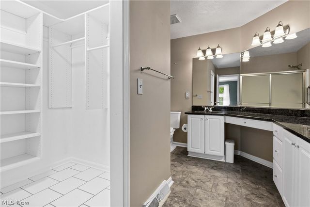 24 Nantucket Row, Rocky River, OH 44116