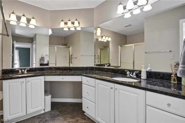 24 Nantucket Row, Rocky River, OH 44116