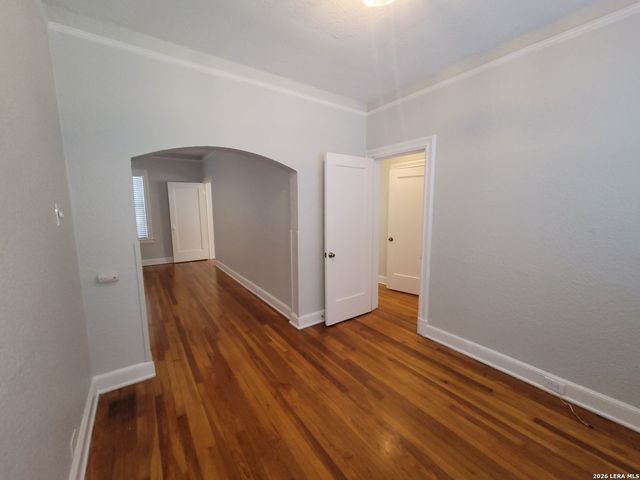 703 W French Pl Apt 2, San Antonio, TX 78212