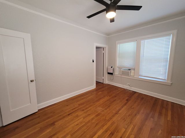 703 W French Pl Apt 2, San Antonio, TX 78212