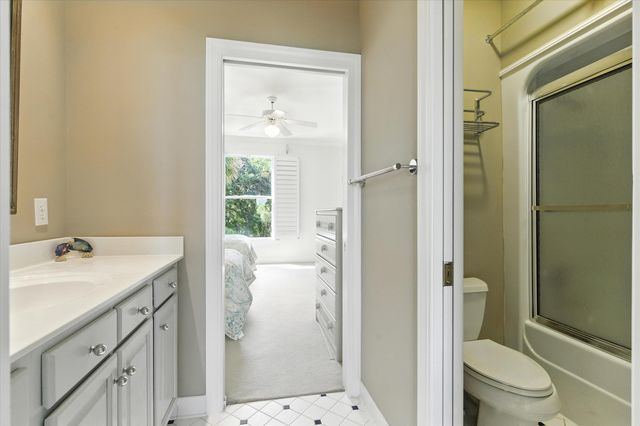 37 Seagrass Lane, Isle Of Palms, SC 29451