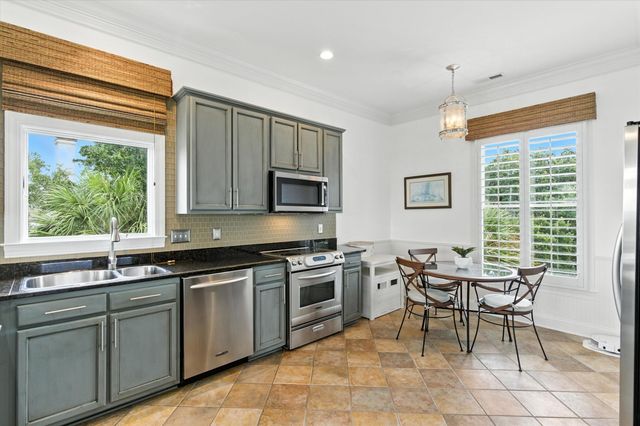 37 Seagrass Lane, Isle Of Palms, SC 29451