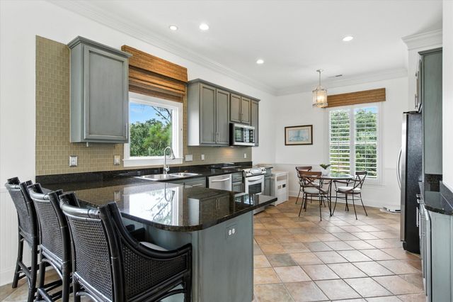 37 Seagrass Lane, Isle Of Palms, SC 29451