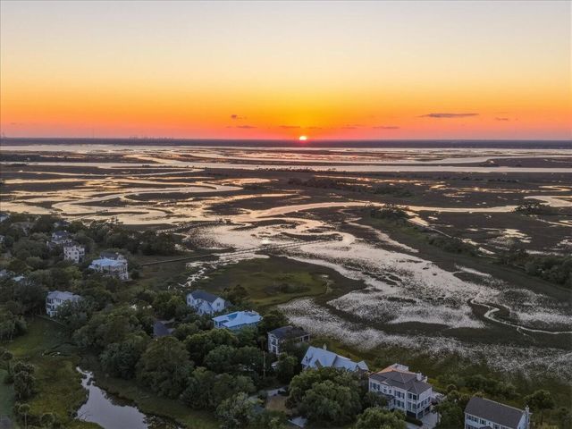 37 Seagrass Lane, Isle Of Palms, SC 29451