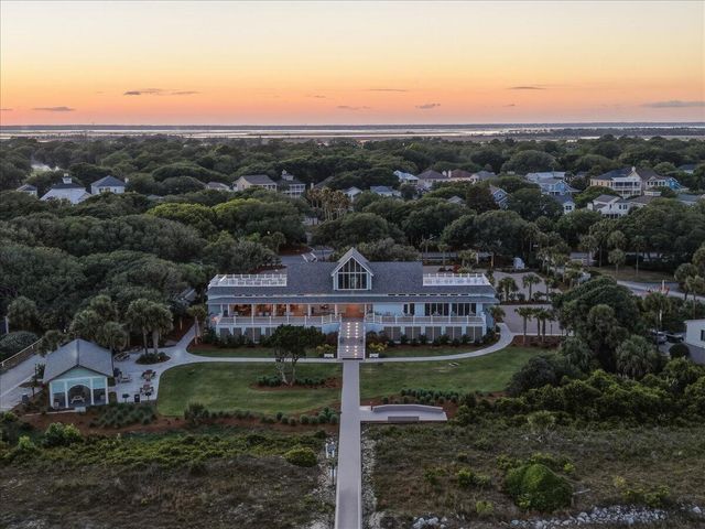 37 Seagrass Lane, Isle Of Palms, SC 29451