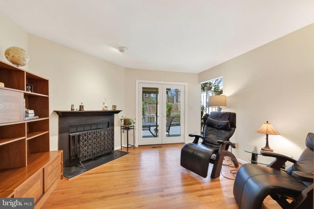 6 BENTRIDGE CT, Potomac, MD 20854