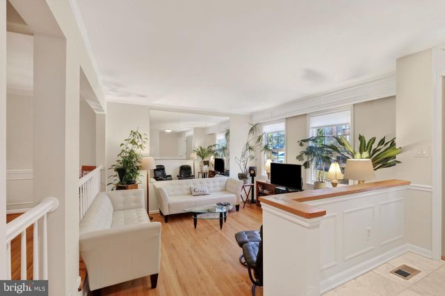 6 BENTRIDGE CT, Potomac, MD 20854