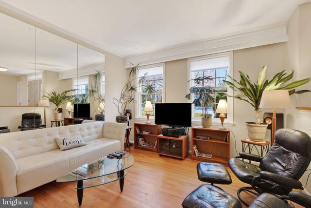 6 BENTRIDGE CT, Potomac, MD 20854