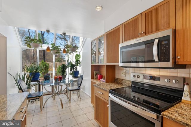 6 BENTRIDGE CT, Potomac, MD 20854