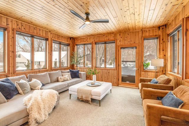 2620 W Garden Park DRIVE, Glendale, WI 53209