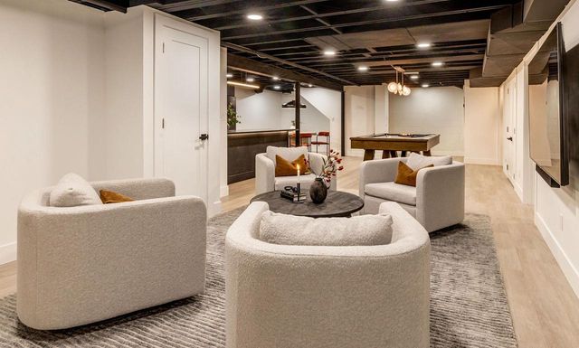 2620 W Garden Park DRIVE, Glendale, WI 53209