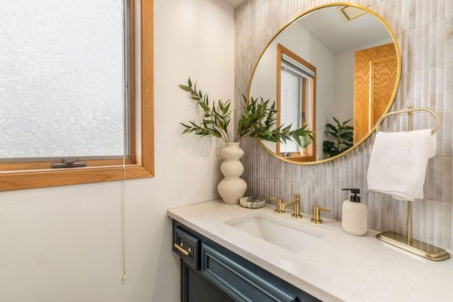 2620 W Garden Park DRIVE, Glendale, WI 53209