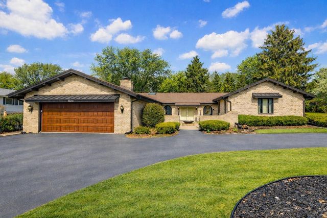 2620 W Garden Park DRIVE, Glendale, WI 53209