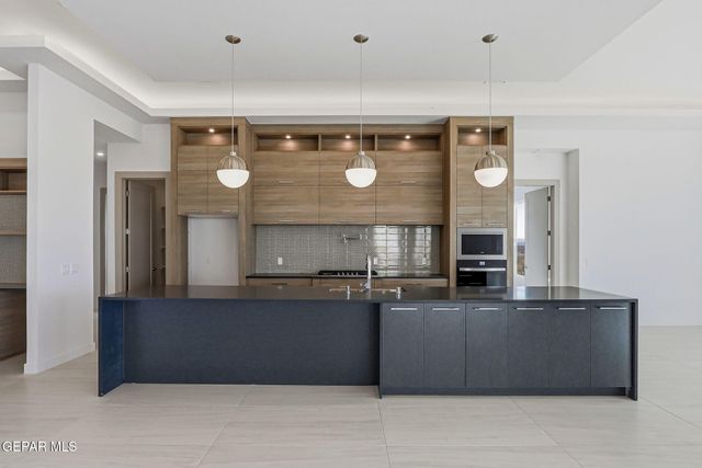 1853 POMMEL Place, El Paso, TX 79911